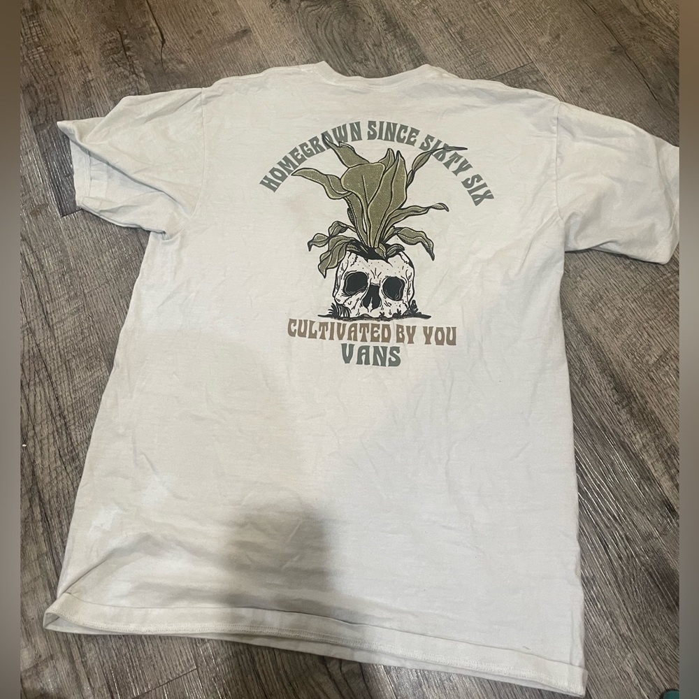 White medium vans shirt